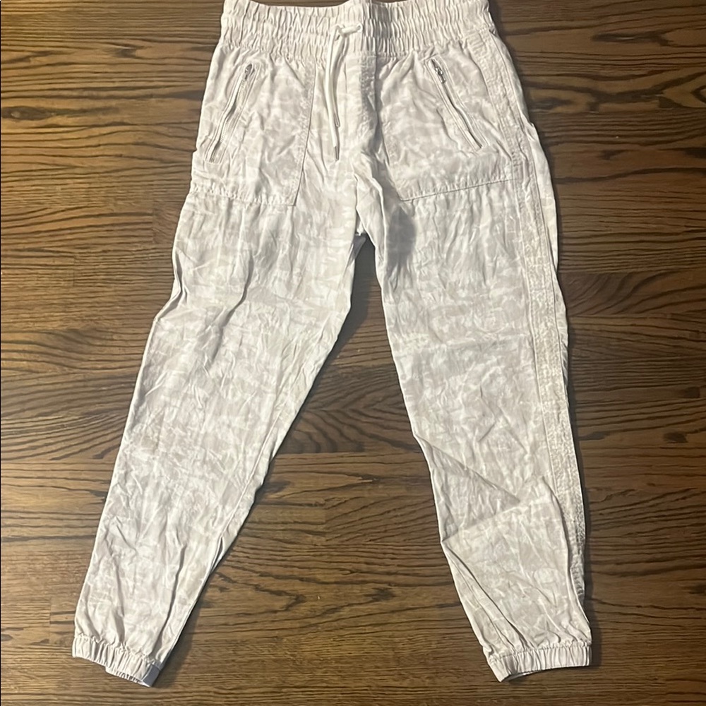Athleta Cream Relaxed Fit Joggers